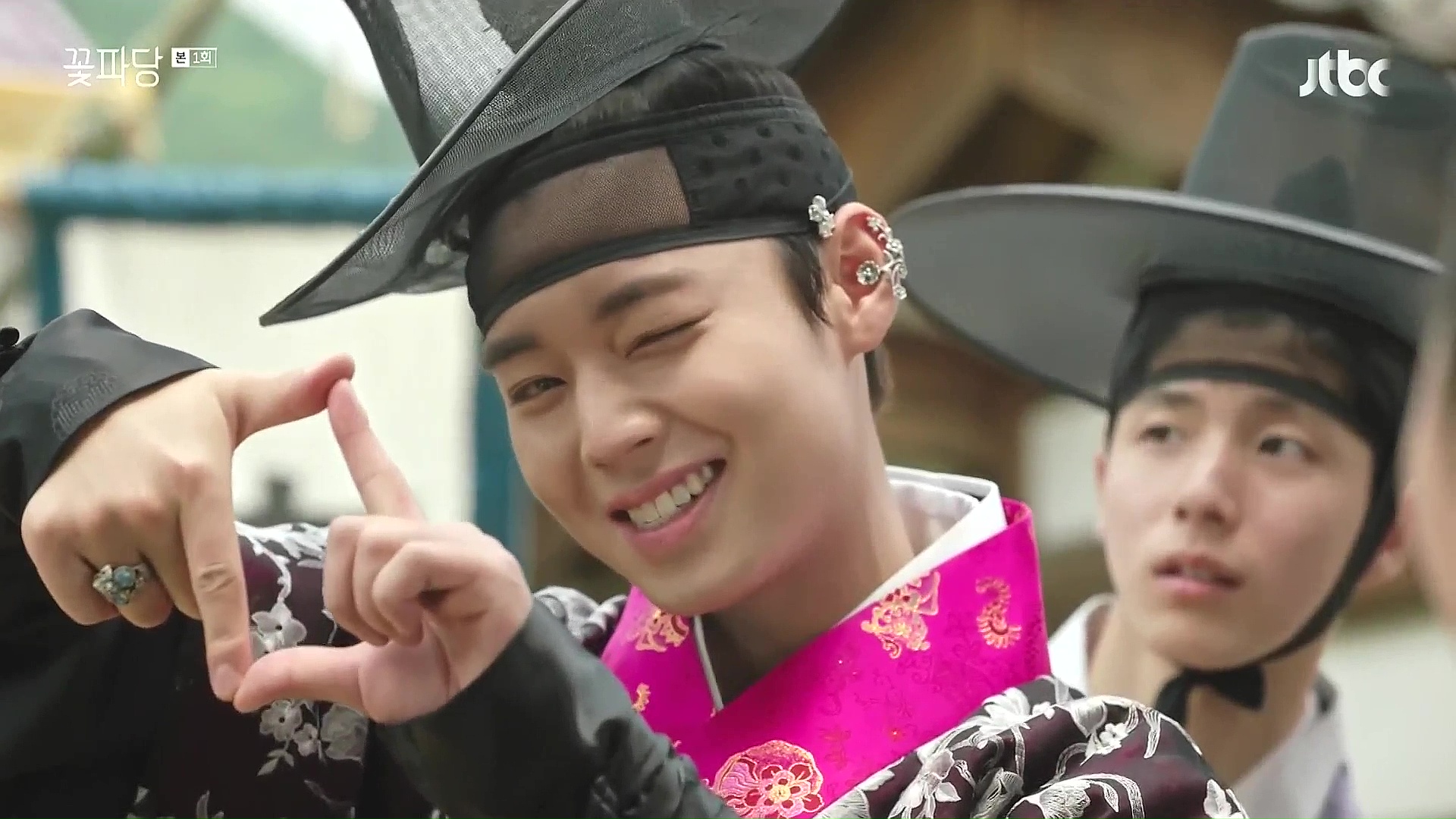 Flower Crew: Joseon Marriage Agency: Episode 1 » Dramabeans Korean