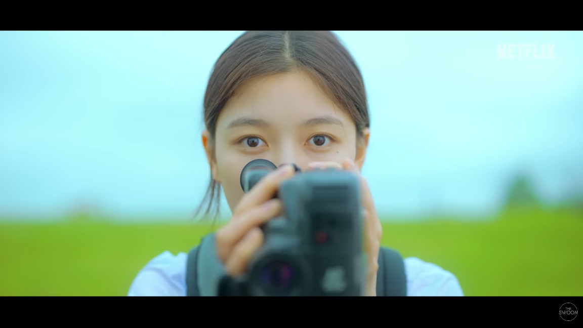 Kim Yoo-jung is a 20th Century Girl in Netflix's upcoming romance movie